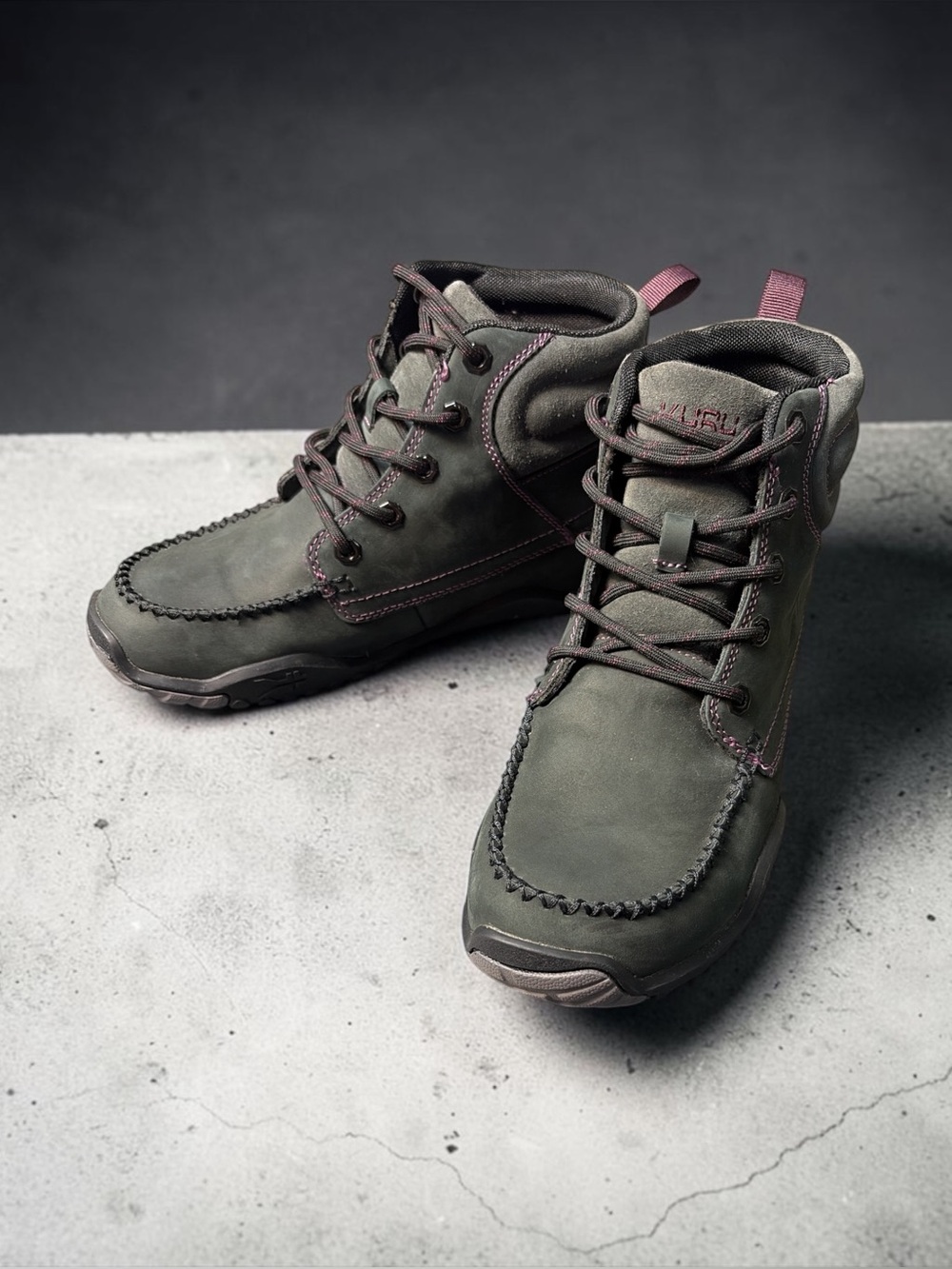 KURU QUEST WOMEN’S HIKING BOOTS SIZE 9.5 JET BLACK BASALT FIG PURPLE LEATHER MOC